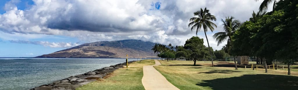 walking path running along the ocean in Kihei