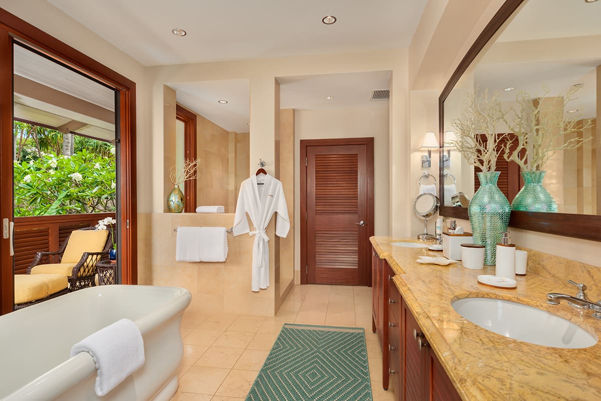Wailea Beach Villas Castaway Cove. master bath 1