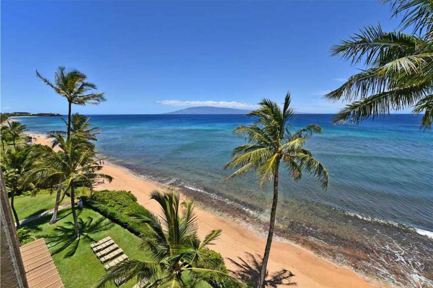 Mahana Resort 616. view of beach