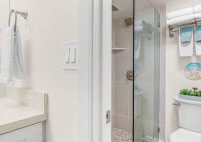 Kihei Akahi DG06 Bathroom