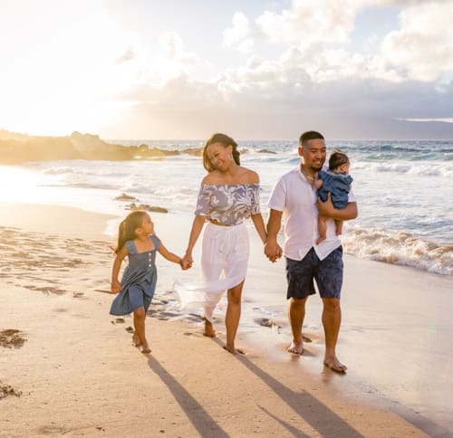 Coconut Creative HI Family beach photos feature small post