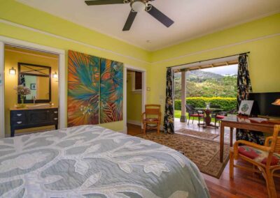 Iao Valley Inn Palms Room