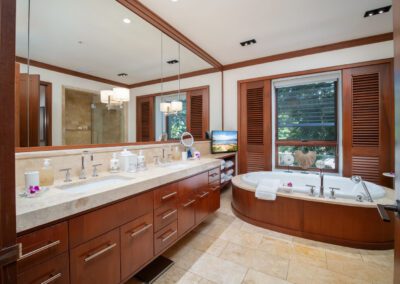 Maui Haven 5201 Montage Kapalua Bay Mast bedroom en-suite bathroom