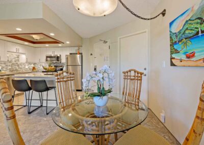 Kihei Banyan Condos Dining Table