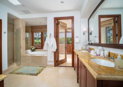 The Palm Coast F202 Wailea Beach Villas Bathroom