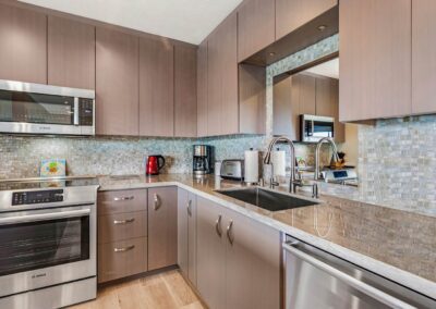 Makena Surf F302 Kitchen